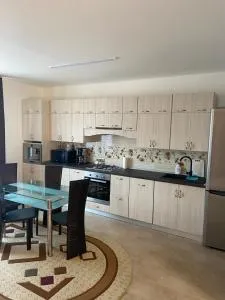 CORY'S HOUSE - Slimnic