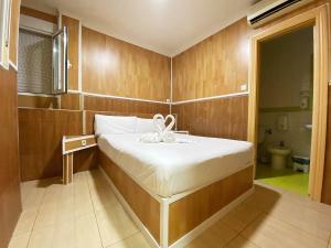Large Single Room room in Hostal Avenida Andalucia