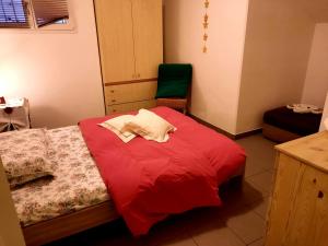 #10ilnumeroperfetto, independent entrance, private parking & garten