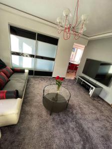 LUXURY RED APARTMENT by Marta