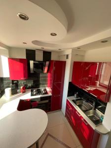 LUXURY RED APARTMENT by Marta