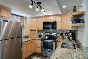 Pine Creek Townhome: Location Value