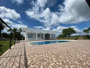 Finca Nuevo Sol (Hermosa casa de descanso) - La Antigua