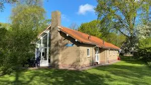 Vakantiehuis De Branding, slechts 2 minuten van Strand en Zee! - 弗劳温普尔德