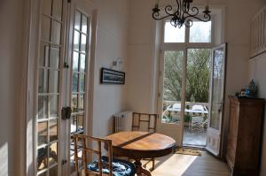 Appartements LA TERRASSE DU CHATEAU DES GENETS - GITE 2 ou 4 Personnes : photos des chambres