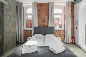 Underground Level Apartments Strzałowa by Renters
