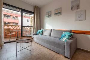 Apartamento 303 junto a la playa piscina y parking