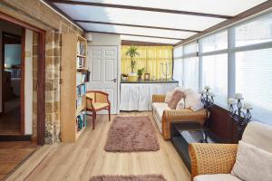 Host & Stay - The Arches Cottage