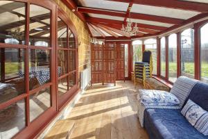 Host & Stay - The Arches Cottage