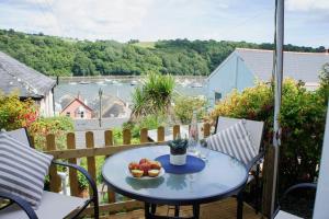 Ferry View - Views over the Dart, elegant three storey house, unique Sky Room