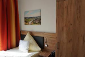 Single Room with Shower room in Hotel Jan van Werth