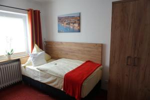 Twin Room with Shared Bathroom room in Hotel Jan van Werth