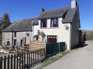 Maisons de vacances Inviting 3-Bed House in langourla brittany : photos des chambres