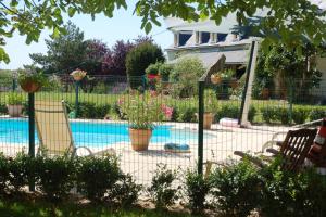 Maisons de vacances Le Logis du Pressoir Self Catering Gites in beautiful 18th Century Estate in the heart of the Loire Valley with heated pool and extensive grounds. : Maison 1 Chambre