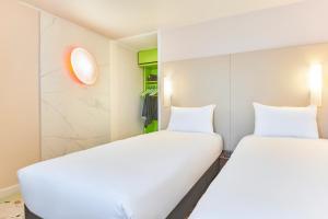 Hotels Greet Hotel Versailles - Voisins Le Bretonneux : Chambre Pop avec 2 Lits Simples