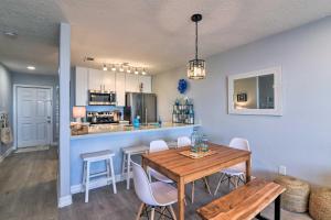 Ocean-View Balcony Family Gem on Seawall Blvd!