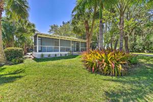 Port Charlotte Cottage about 3 Mi to Beach Park!