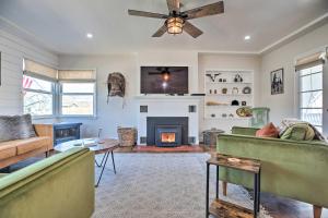 Vintage Bishop House in Downtown with Porch Swing!