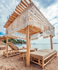 FLORES GARDEN SEA VIEW APARTMENT WITH BALCONY