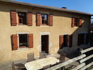 Maisons de vacances Gite Renaison, 4 pieces, 6 personnes - FR-1-496-257 : photos des chambres