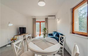 Amazing Apartment In Kneze With Wifi