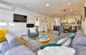 Nice Home In Varazdin Breg With Sauna