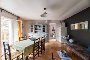 LA PETITE MAISON DU LAC