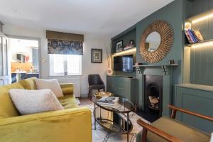 Luxury Warwick Townhouse I Walk to Castle I Dog friendly I Private patio garden I