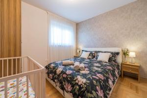Apt GioAn Novigrad, 500m to Sea, private heated Jacuzzi, BBQ, private parking