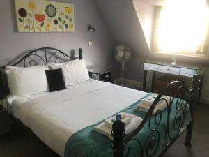 Small Double Room room in Kempfield House