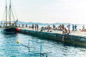 Bristol lux 3BR apartment with view