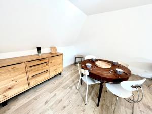 Appartements Sous les toits avec garage et terrasse a Ribeauville : photos des chambres