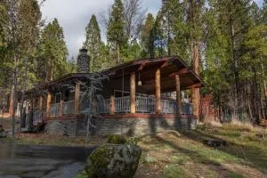 Starlight Lodge - North Wawona