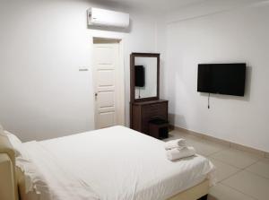 Mansion One 3 Bedroom SEAVIEW Gurney Georgetown 1-13Pax