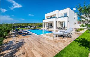 Awesome Home In Novalja With Wifi, 4 Bedrooms And Outdoor Swimming Pool