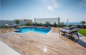 Awesome Home In Novalja With Wifi, 4 Bedrooms And Outdoor Swimming Pool