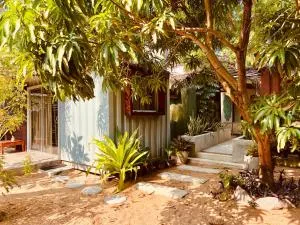 Little Lagoon Hostel - Sengamuwa