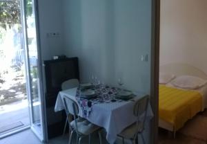 Apartment Tom - 500 m from sea