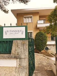 Botanique Guesthouse