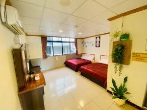 sunmoonlake sunflower house - Чічі