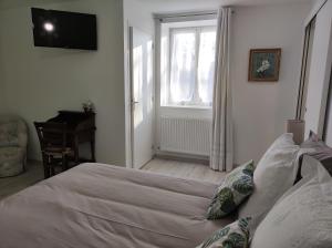 B&B / Chambres d'hotes A la Ferme de Saint Germain : Chambre Lit Queen-Size - Vue sur Jardin