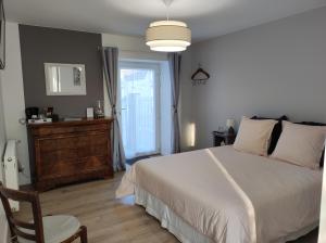 B&B / Chambres d'hotes A la Ferme de Saint Germain : Chambre Double avec Salle de Bains Privative