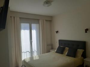 Hotels Hotel Aunis-Saintonge : Chambre Double avec Salle de Bains Privative