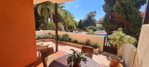 VV Los Balconcitos 21 "by henrypole home"