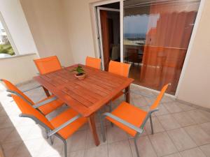 Apartment Nikola Novalja close to the beach