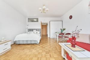 Apartments Wrocław Legnicka by Renters