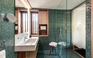 La Paula Apartments & Suites