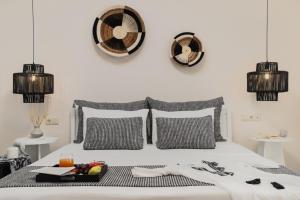 Ormos Holiday Studios