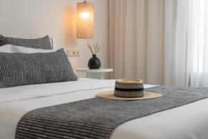 Ormos Holiday Studios