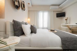 Ormos Holiday Studios